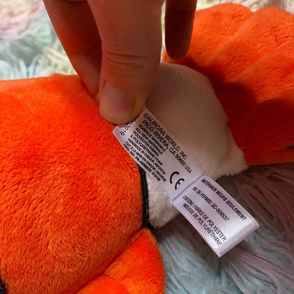 Clown fish plush toy - Picture 7 of 8